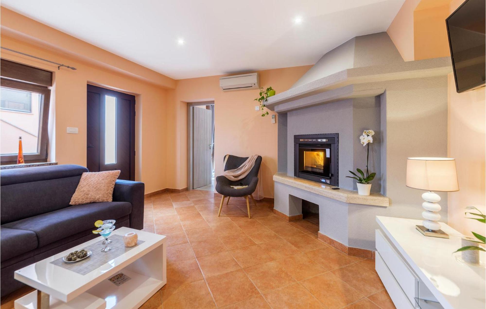 1 Bedroom Stunning Apartment In Πούλα Εξωτερικό φωτογραφία