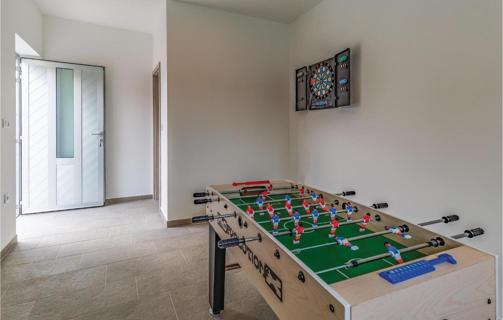1 Bedroom Stunning Apartment In Πούλα Εξωτερικό φωτογραφία