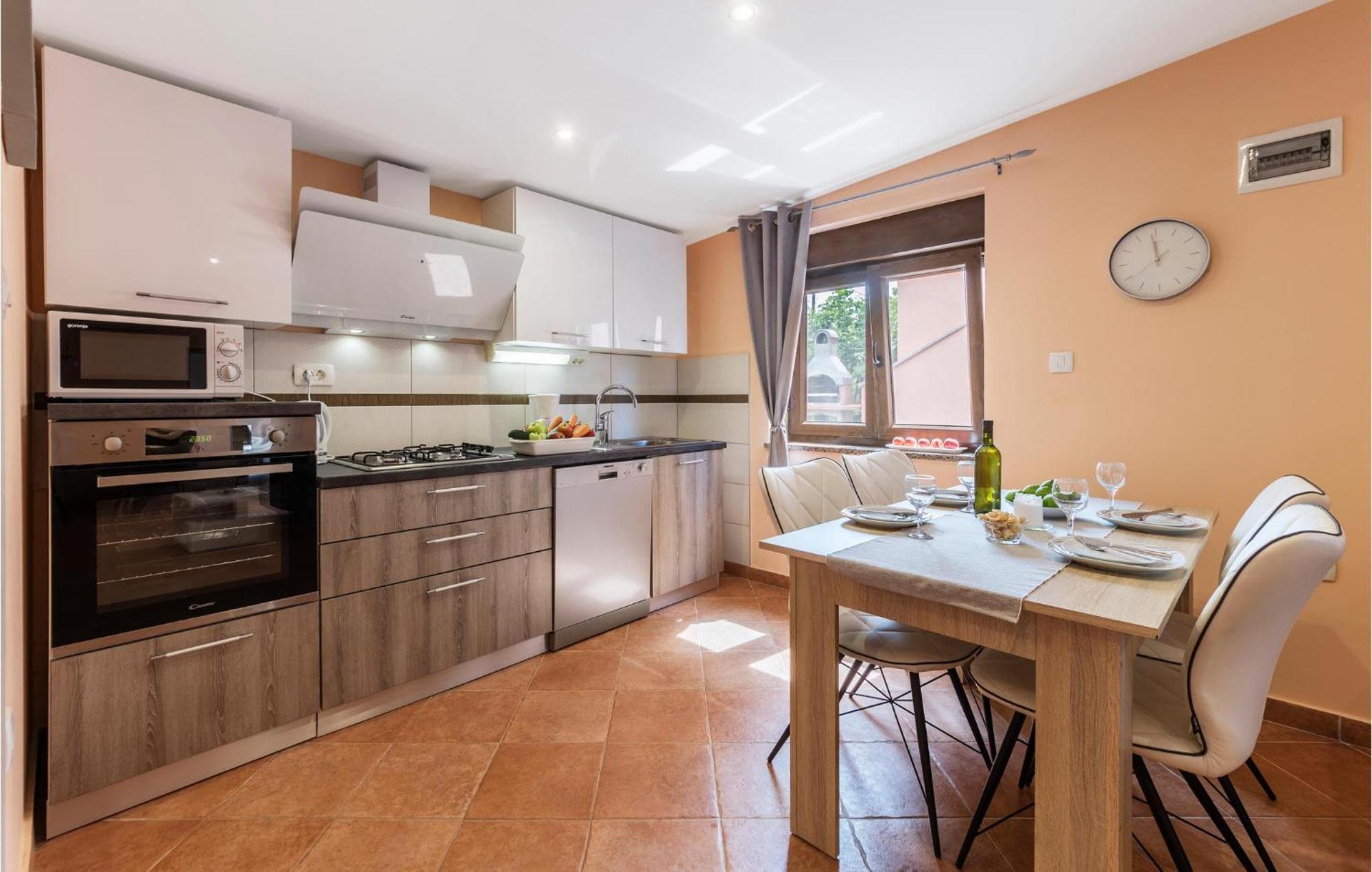 1 Bedroom Stunning Apartment In Πούλα Εξωτερικό φωτογραφία
