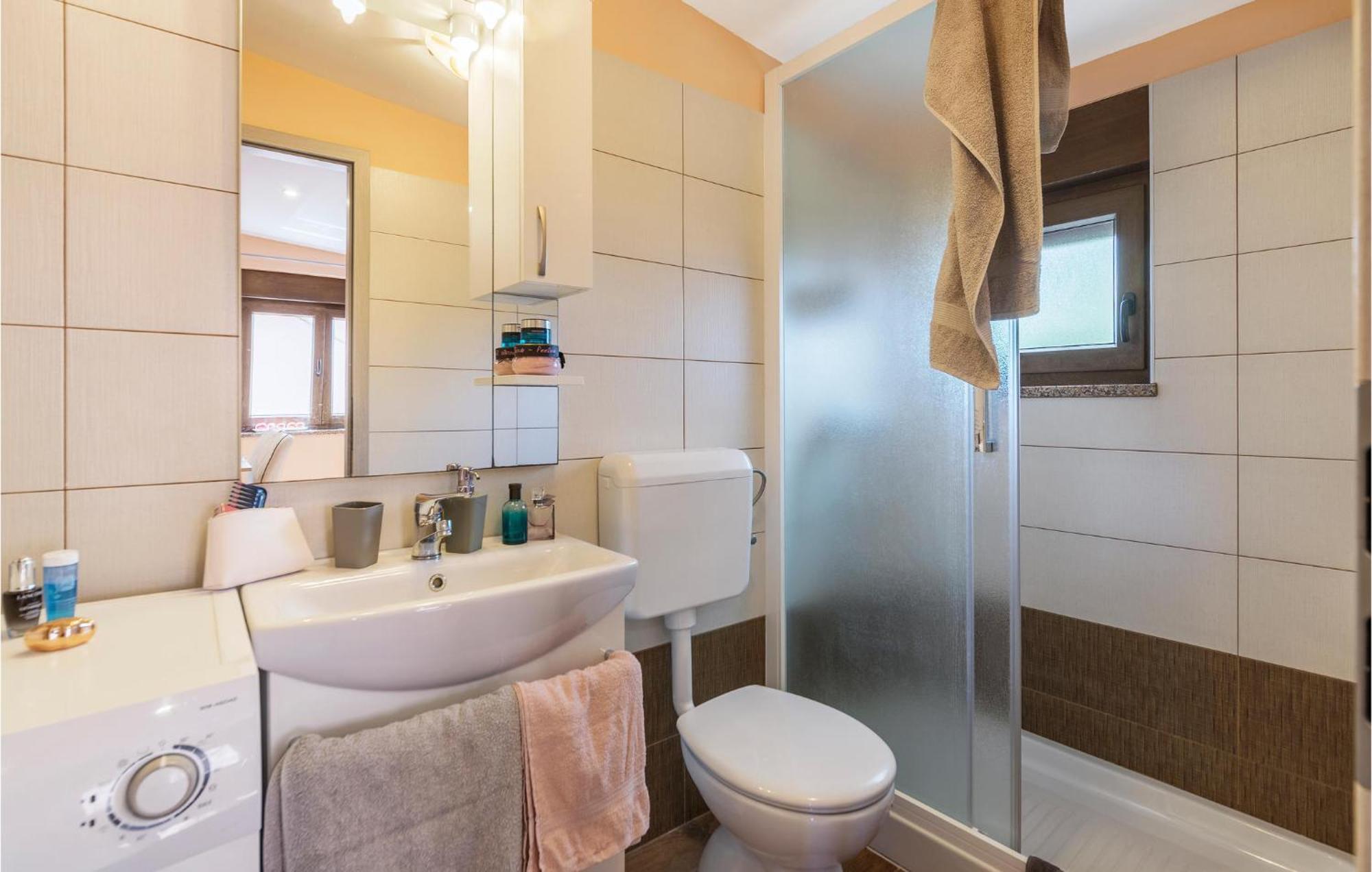 1 Bedroom Stunning Apartment In Πούλα Εξωτερικό φωτογραφία