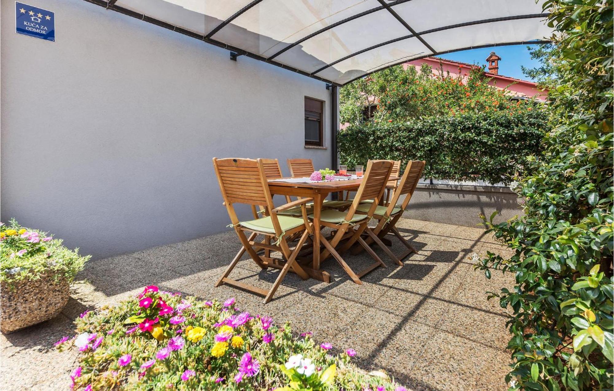 1 Bedroom Stunning Apartment In Πούλα Εξωτερικό φωτογραφία